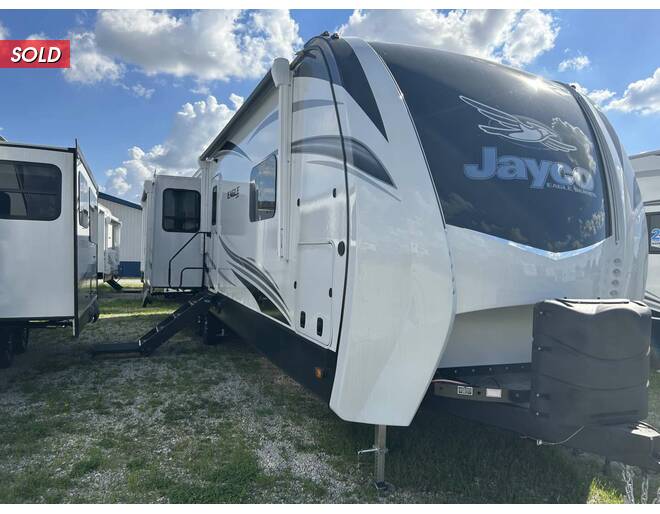 2023 Jayco Eagle 330RSTS Travel Trailer at Kuhl's Trailer Sales STOCK# 2040 Photo 4