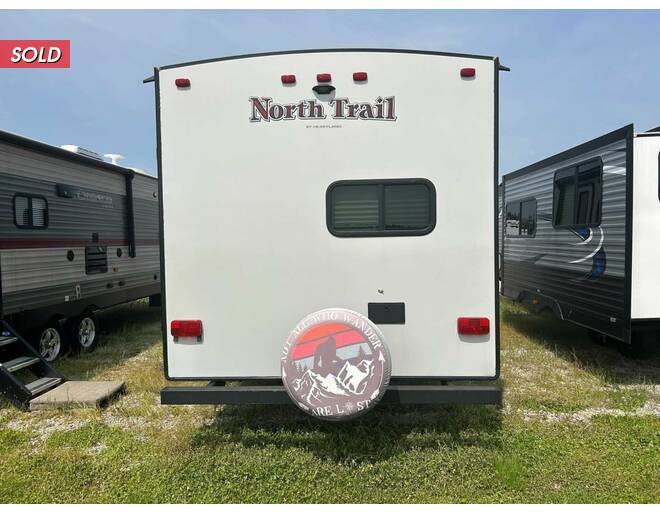 2018 Heartland North Trail Ultra-Lite 26DBSS Travel Trailer at Kuhl's Trailer Sales STOCK# 4024 Photo 10